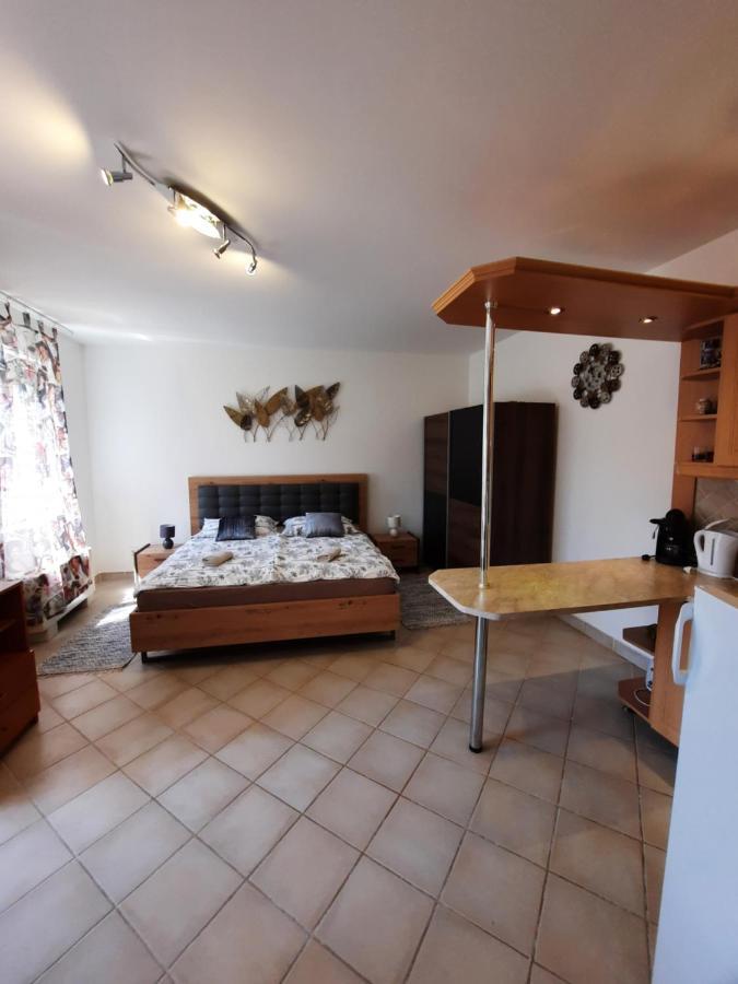 Crazy Frog Gambrinusz Ii. Apartment ไฮจ์ดุสโซบอสโล ภายนอก รูปภาพ