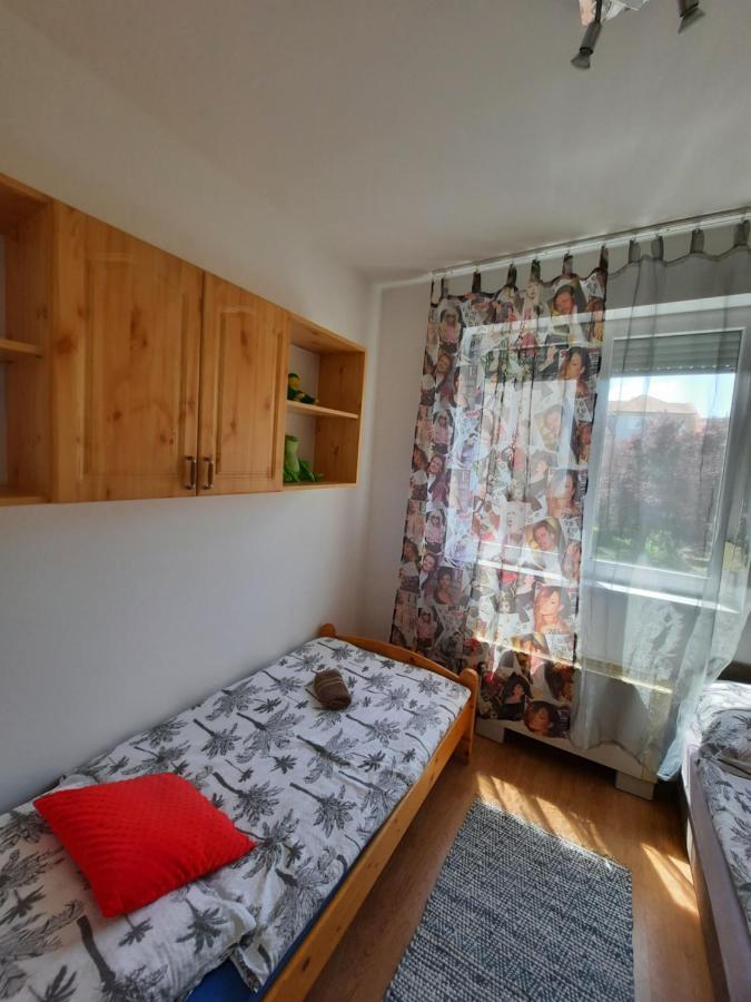 Crazy Frog Gambrinusz Ii. Apartment ไฮจ์ดุสโซบอสโล ภายนอก รูปภาพ