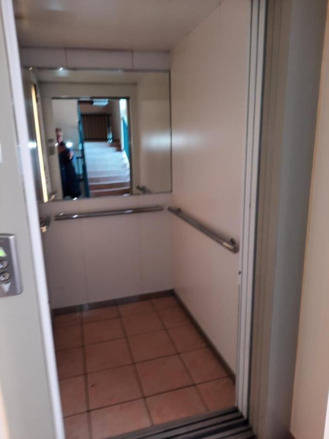 Crazy Frog Gambrinusz Ii. Apartment ไฮจ์ดุสโซบอสโล ภายนอก รูปภาพ