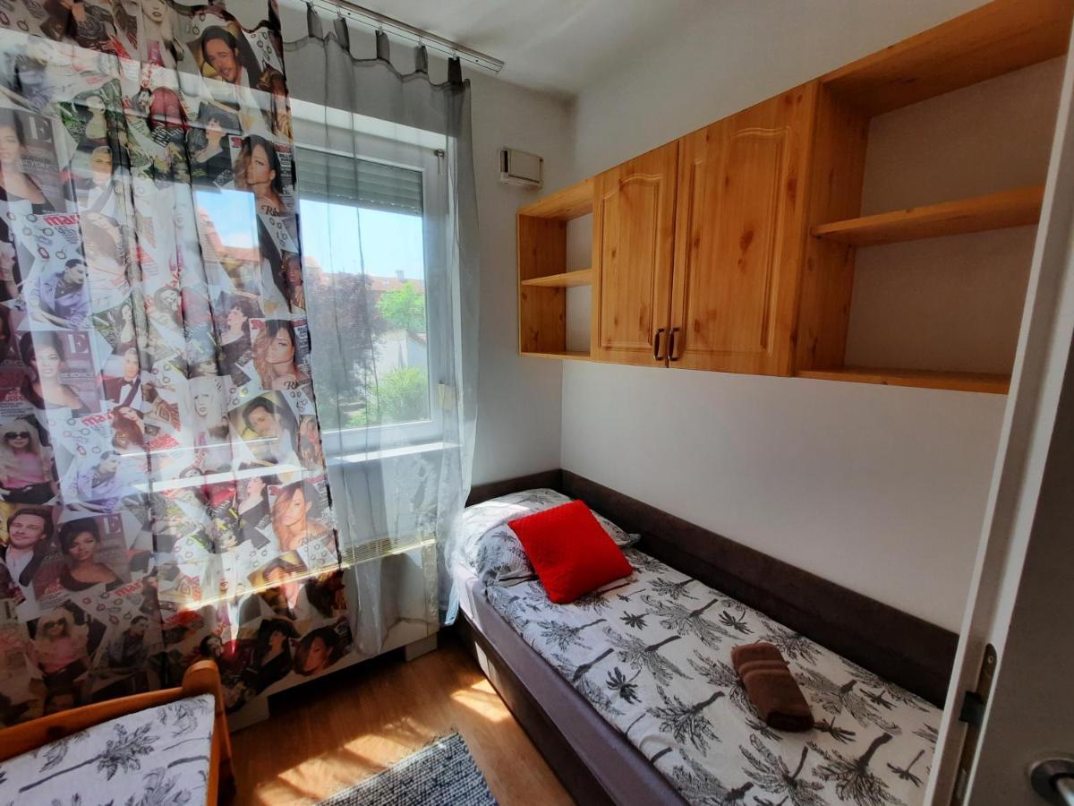 Crazy Frog Gambrinusz Ii. Apartment ไฮจ์ดุสโซบอสโล ภายนอก รูปภาพ
