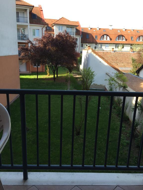 Crazy Frog Gambrinusz Ii. Apartment ไฮจ์ดุสโซบอสโล ภายนอก รูปภาพ